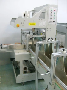 Automat foliująco-obkurczający do butelek BSF-6030XI