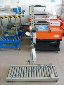 Statyw do zaszywarki z przesuwem rolkowym